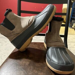 Eddie Bauer Men's Tan and Black Rain Boots